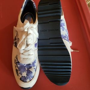 Michael Kors shoes sz 9